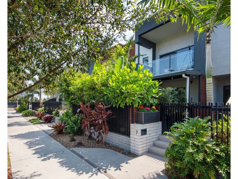 7 Greenview Terrace, Palmview QLD 4553