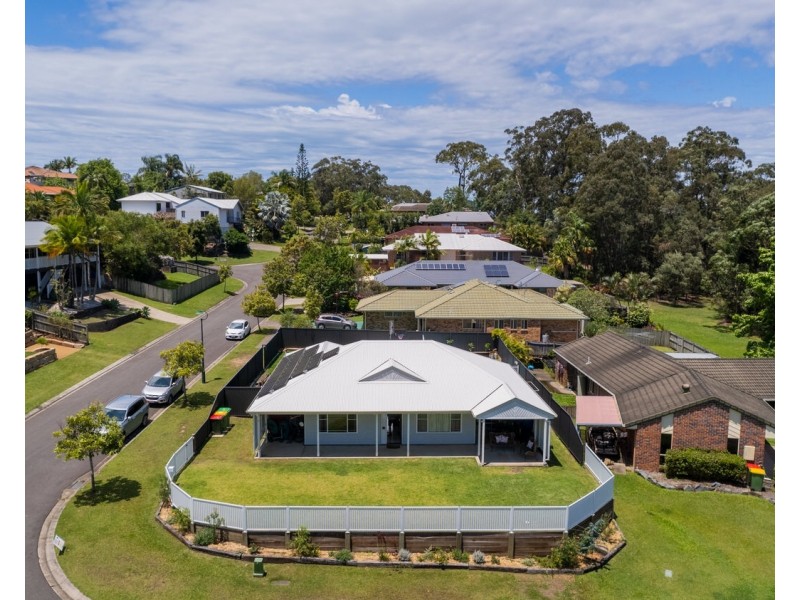 17 Moreton Bay Drive, Caloundra West QLD 4551