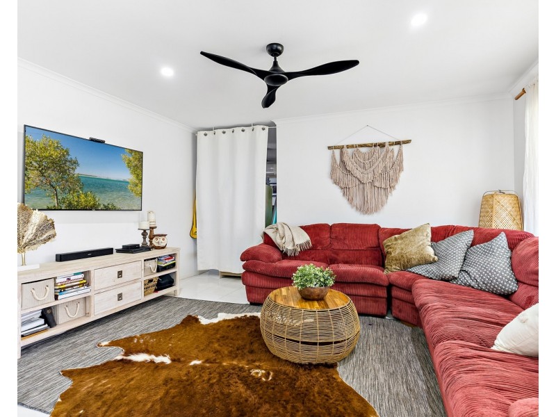 17 Moreton Bay Drive, Caloundra West QLD 4551