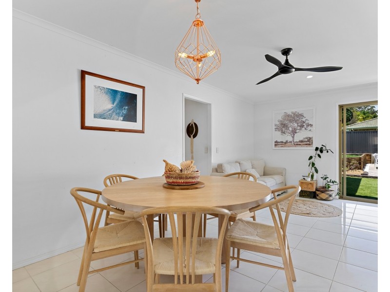 17 Moreton Bay Drive, Caloundra West QLD 4551