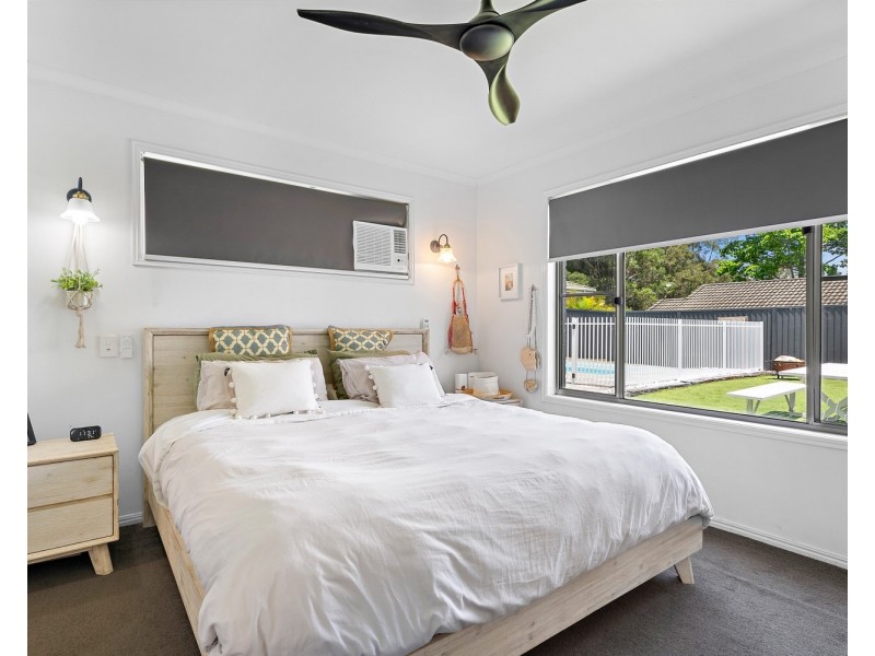 17 Moreton Bay Drive, Caloundra West QLD 4551