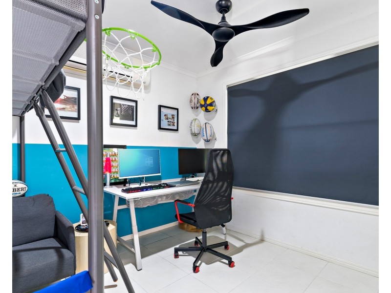 17 Moreton Bay Drive, Caloundra West QLD 4551