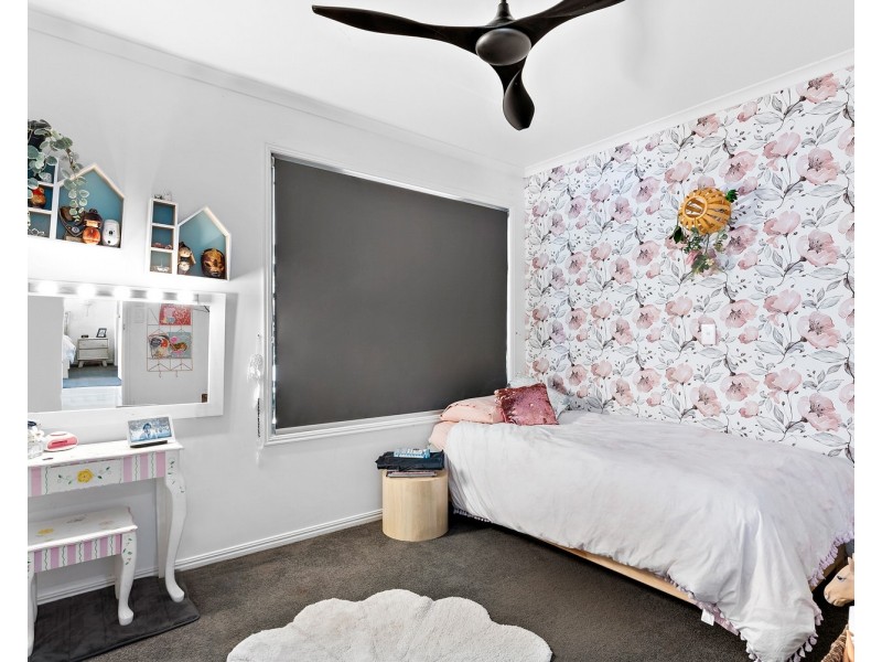 17 Moreton Bay Drive, Caloundra West QLD 4551