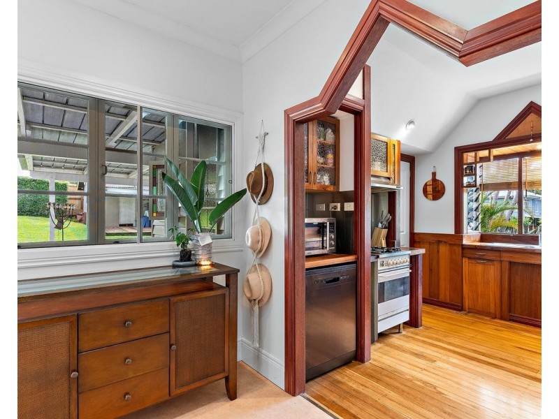 4 Pine Street, Nambour QLD 4560