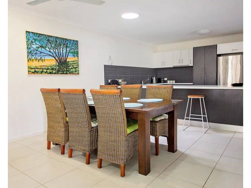 2/6 Springs Road, Agnes Water QLD 4677