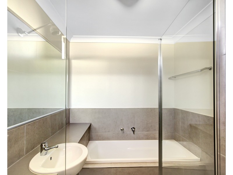 15 Fraser Ave, Maroochydore QLD 4558