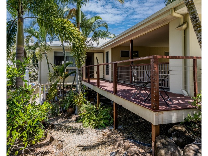 33 Palm Court, Agnes Water QLD 4677