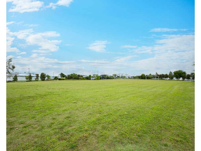 12 Coringa Avenue, Pelican Waters QLD 4551