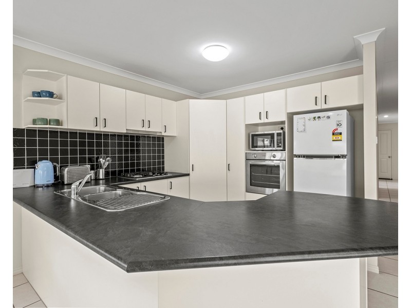 2 Kamala Place, Meridan Plains QLD 4551