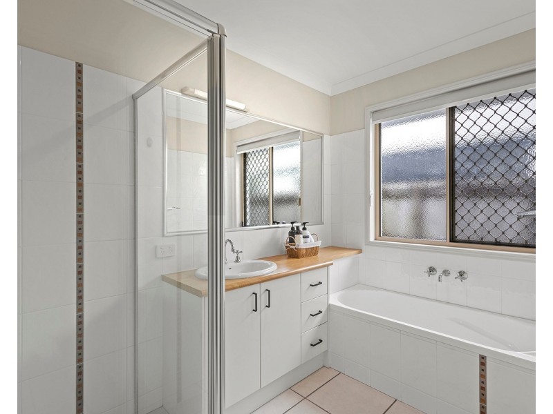 2 Kamala Place, Meridan Plains QLD 4551