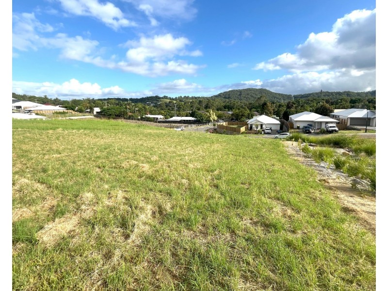 4 Garden Place, Nambour QLD 4560