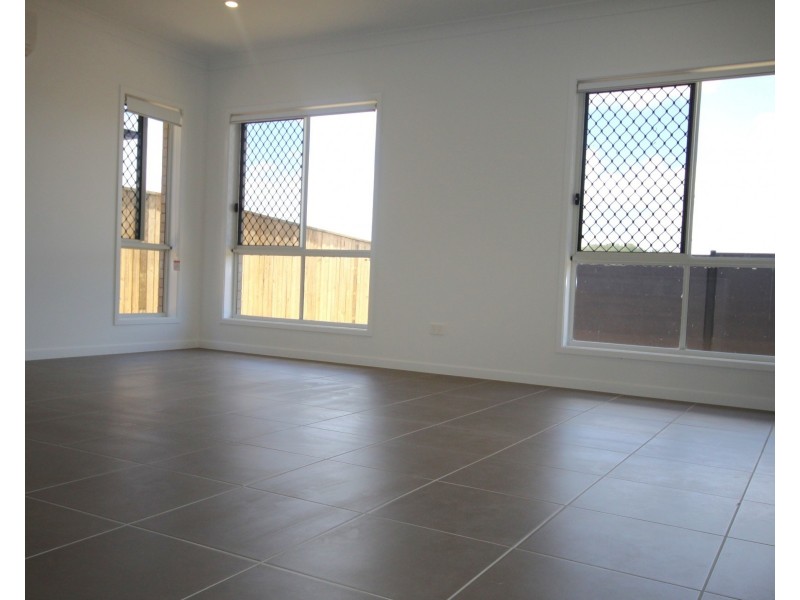 9 Sapphire Way, Palmview QLD 4553