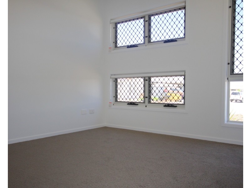 9 Sapphire Way, Palmview QLD 4553