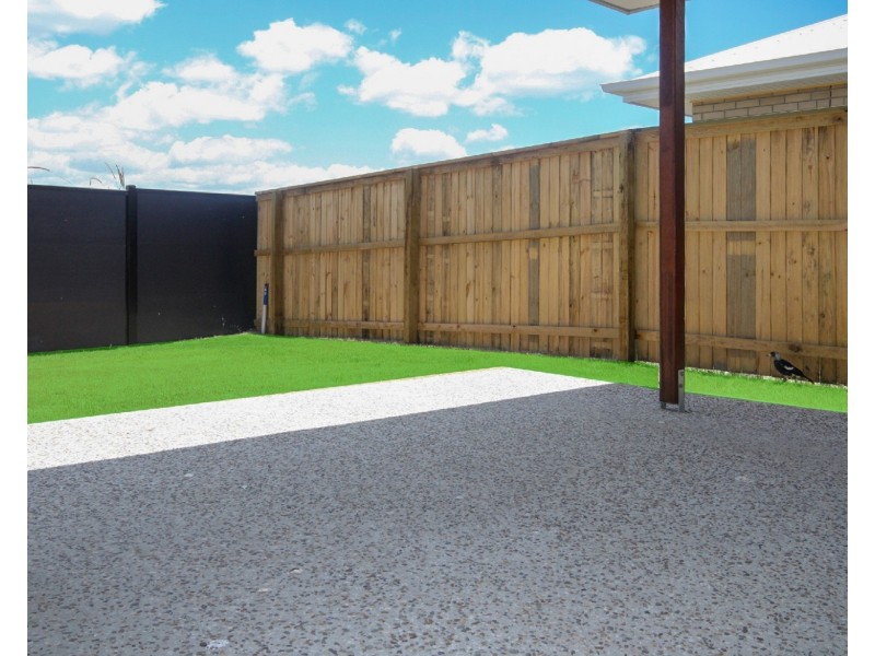 9 Sapphire Way, Palmview QLD 4553