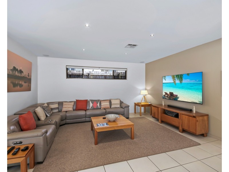 13 Selkirk Way, Peregian Springs QLD 4573