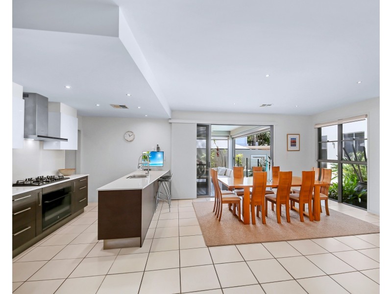 13 Selkirk Way, Peregian Springs QLD 4573