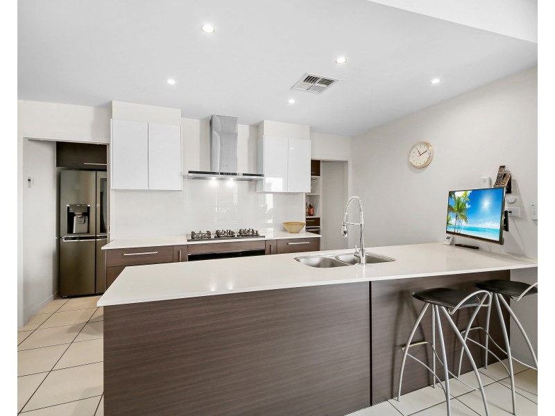 13 Selkirk Way, Peregian Springs QLD 4573