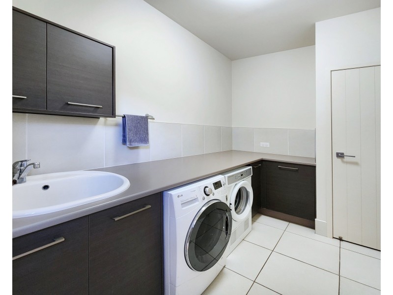 13 Selkirk Way, Peregian Springs QLD 4573