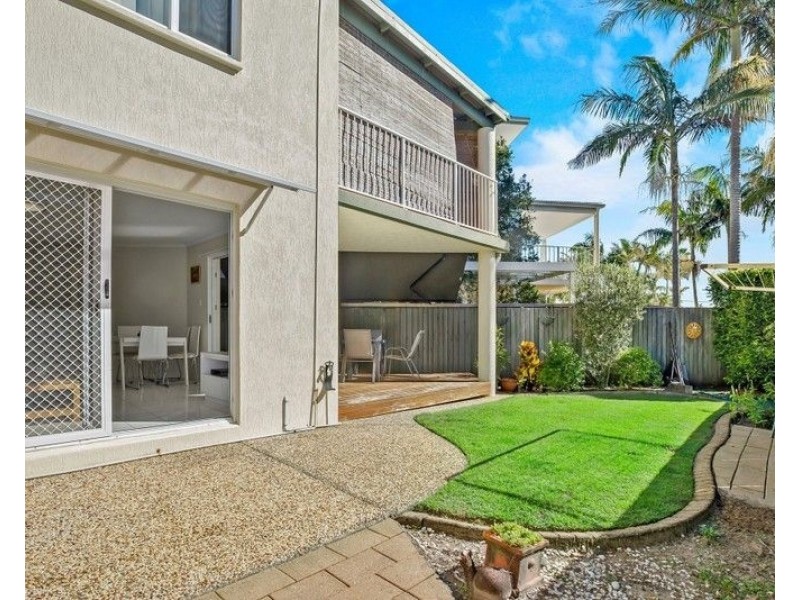 1/49 Petrie Avenue, Marcoola QLD 4564