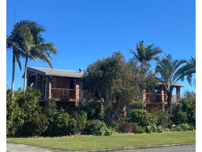 37 Lamerough Parade, Golden Beach QLD 4551