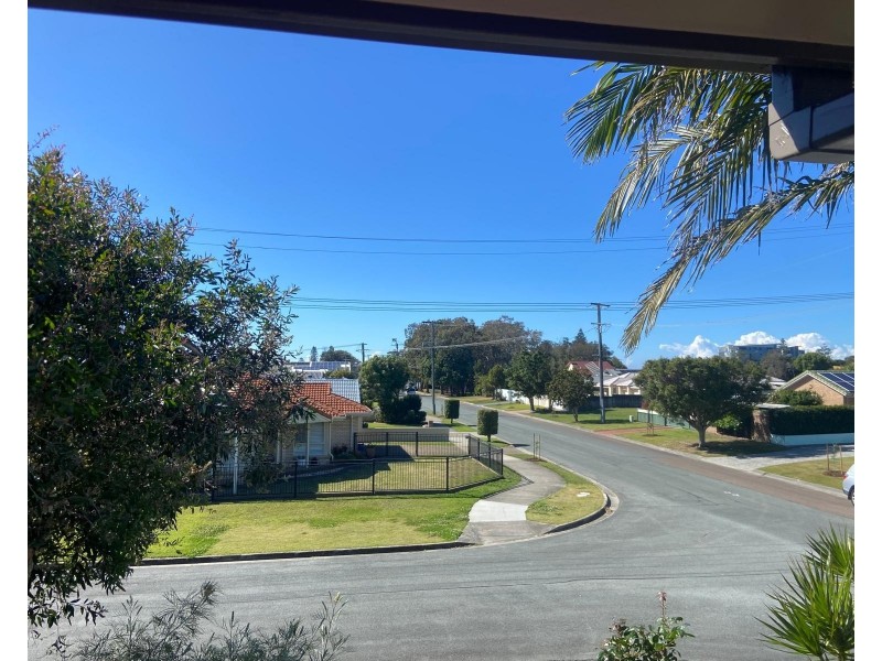 37 Lamerough Parade, Golden Beach QLD 4551