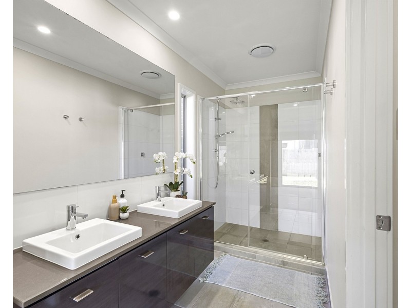 34 Chestnut Crescent, Caloundra West QLD 4551