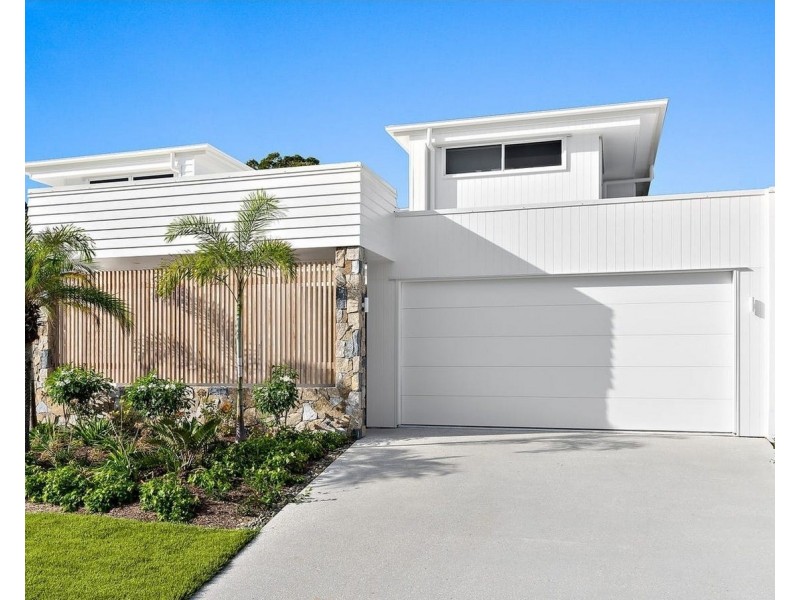 2/17 Perina Street, Warana QLD 4575