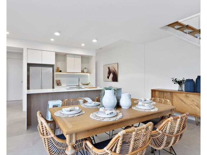 2/17 Perina Street, Warana QLD 4575