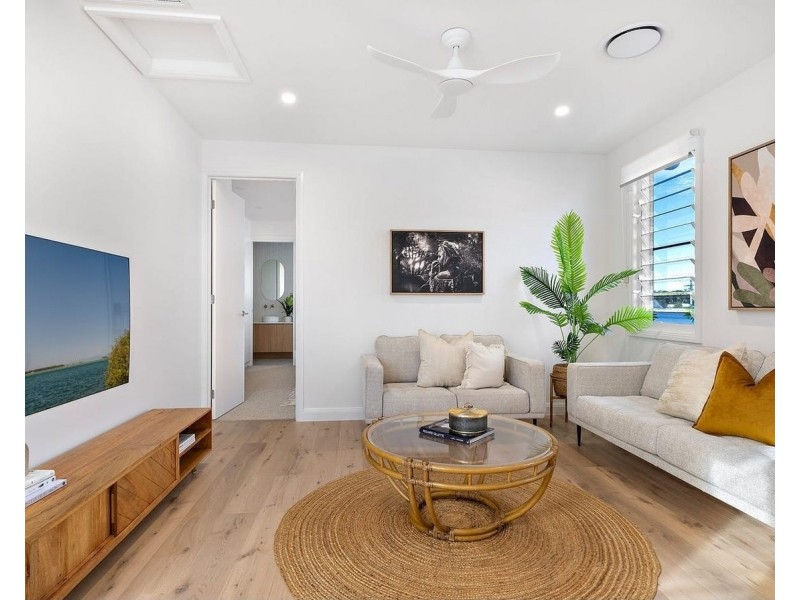 2/17 Perina Street, Warana QLD 4575