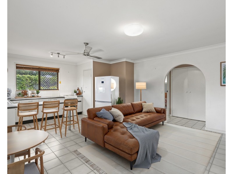 1/106 Amarina Avenue, Mooloolaba QLD 4557