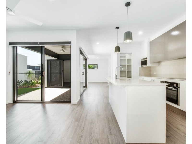 11 Claremont Drive, Maroochydore QLD 4558