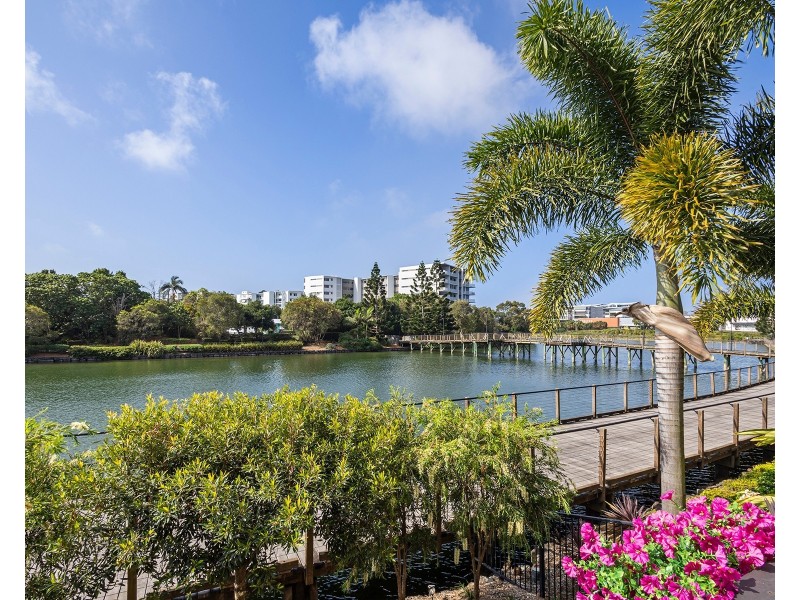 18 Sunrise Drive, Maroochydore QLD 4558