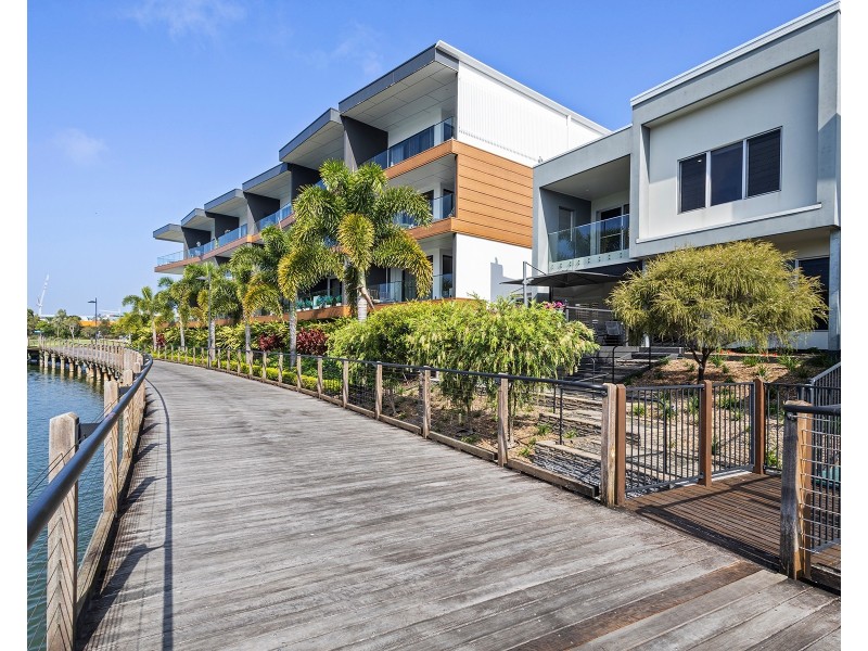 18 Sunrise Drive, Maroochydore QLD 4558