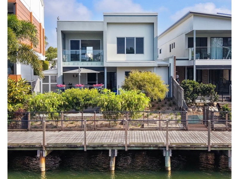 18 Sunrise Drive, Maroochydore QLD 4558