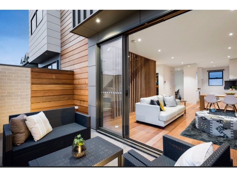 9 Clifford Place, Clifton Hill VIC 3068