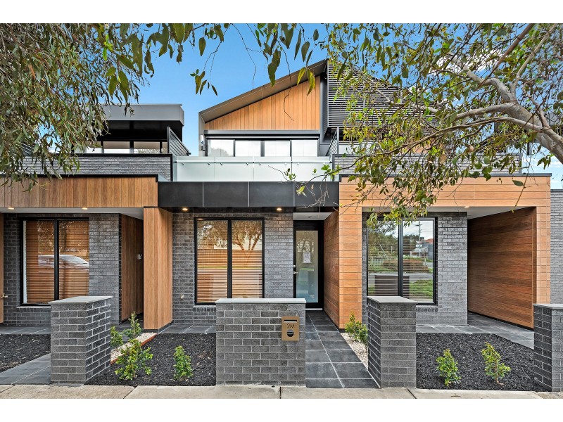 2M Newcastle Street, Thornbury VIC 3071