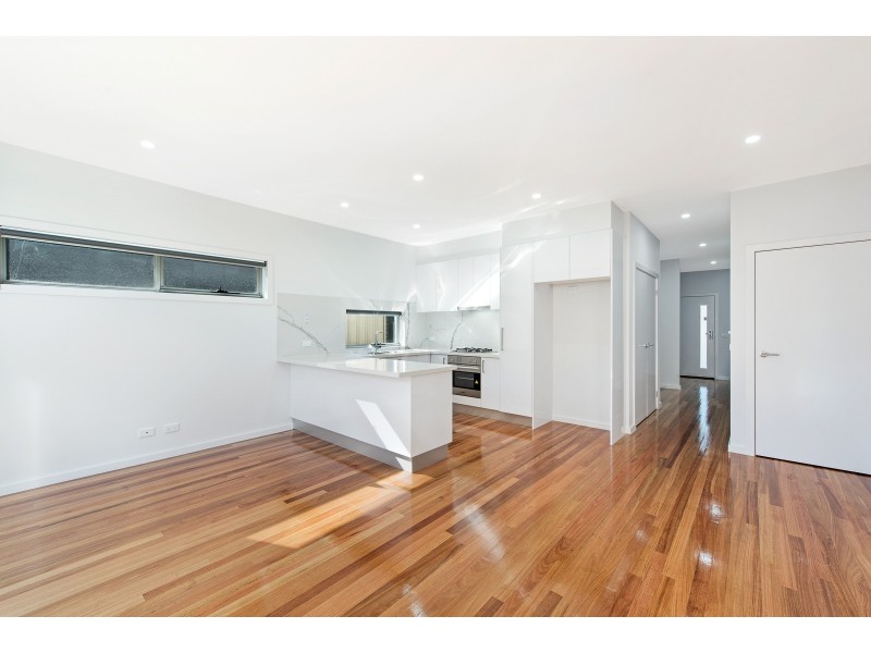 2/37 Bowes Avenue, Airport West VIC 3042