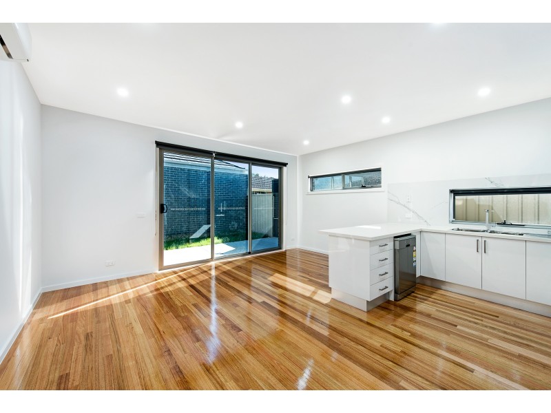 2/37 Bowes Avenue, Airport West VIC 3042