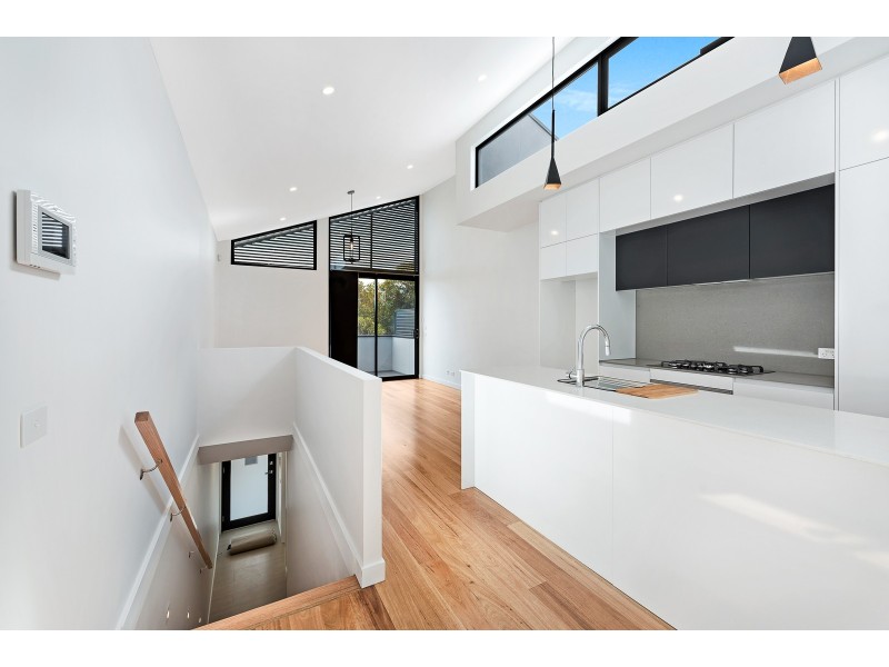 2/137 Mansfield Street, Thornbury VIC 3071