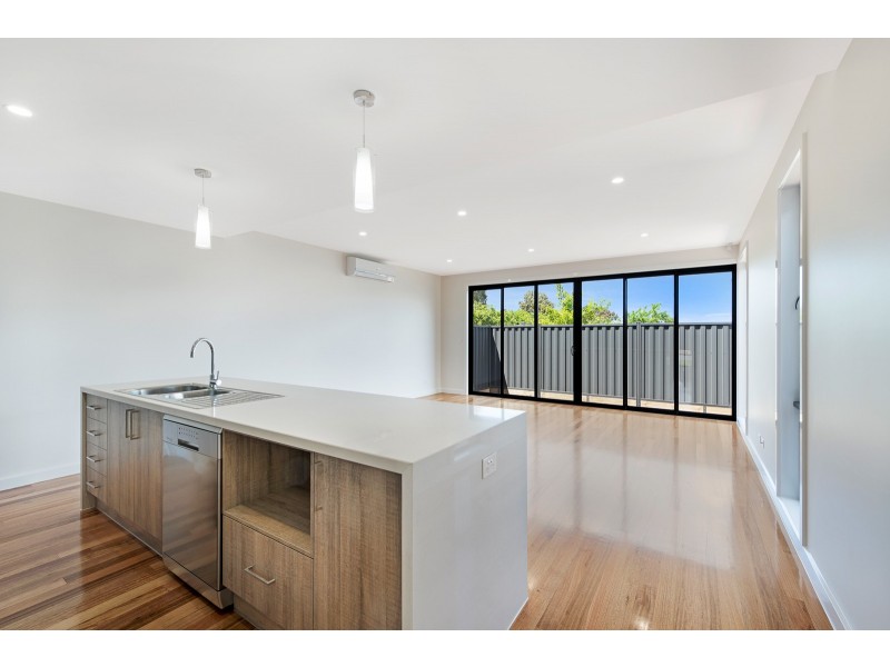 27 Lewis Street, Glenroy VIC 3046