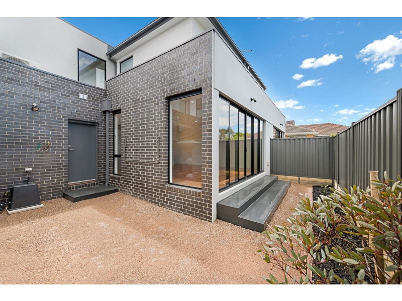 27 Lewis Street, Glenroy VIC 3046