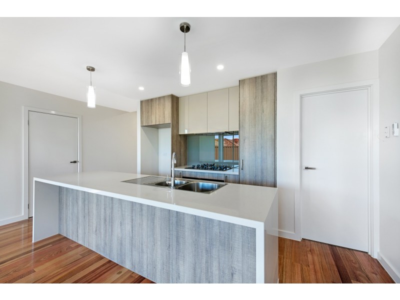 27 Lewis Street, Glenroy VIC 3046