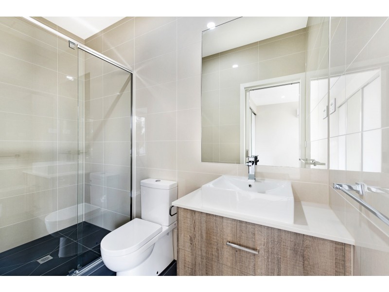 27 Lewis Street, Glenroy VIC 3046