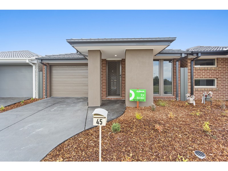 45 Pinnacle Drive, Pakenham VIC 3810