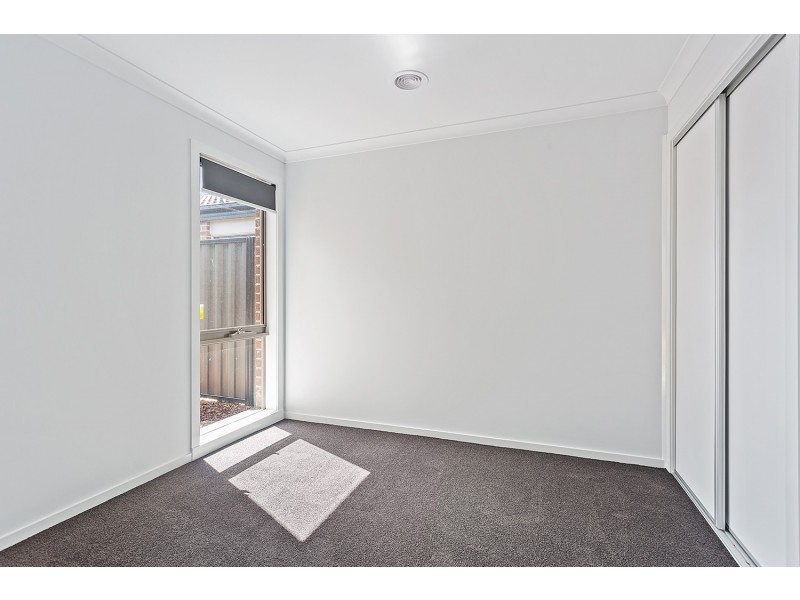 45 Pinnacle Drive, Pakenham VIC 3810