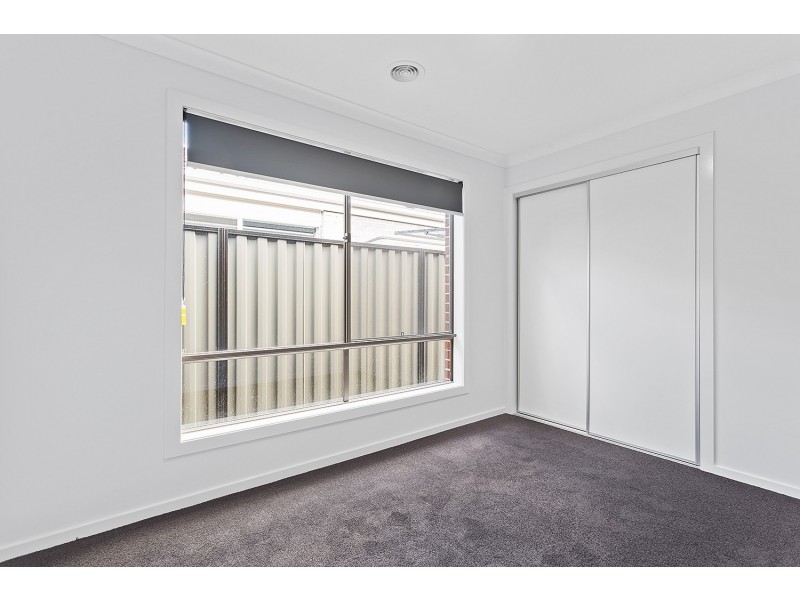 45 Pinnacle Drive, Pakenham VIC 3810