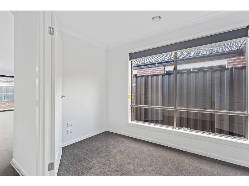 45 Pinnacle Drive, Pakenham VIC 3810