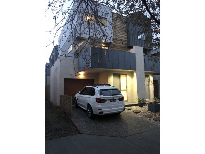 7 Clifford Place, Clifton Hill VIC 3068