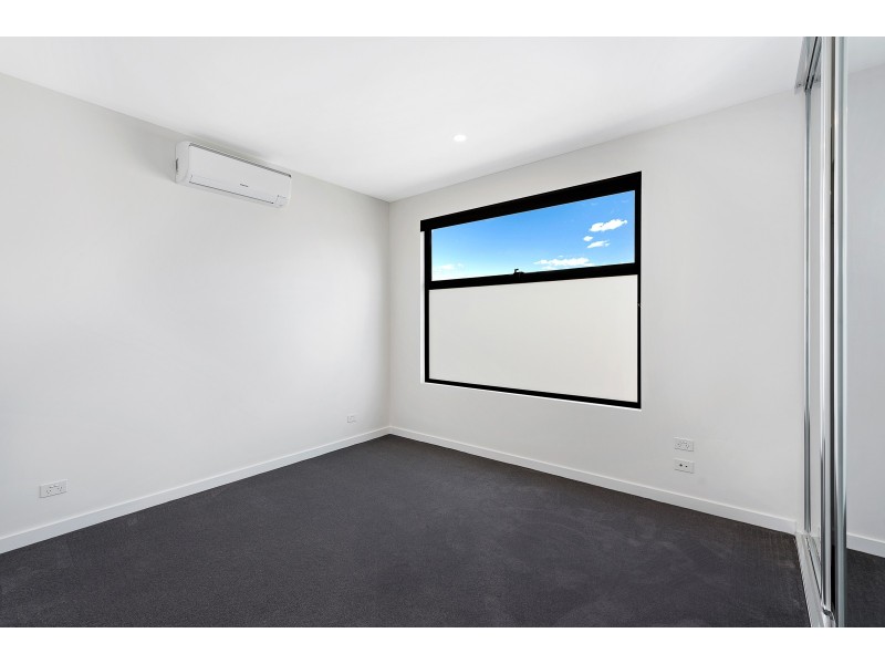 2J Newcastle Street, Thornbury VIC 3071