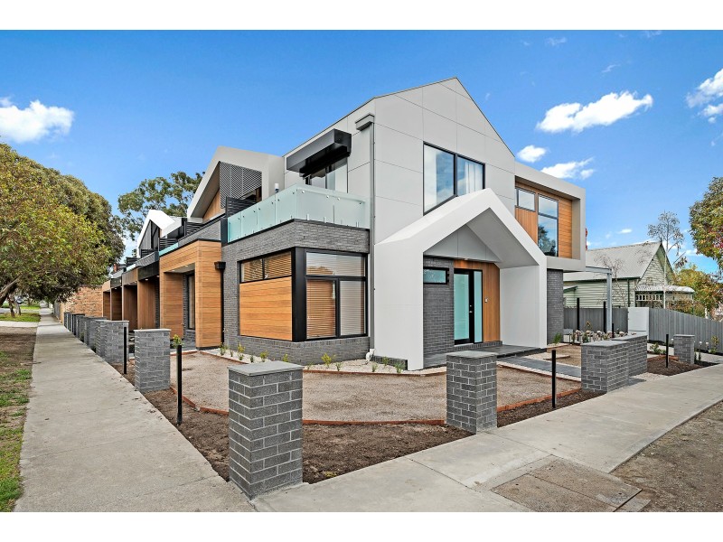 2J Newcastle Street, Thornbury VIC 3071